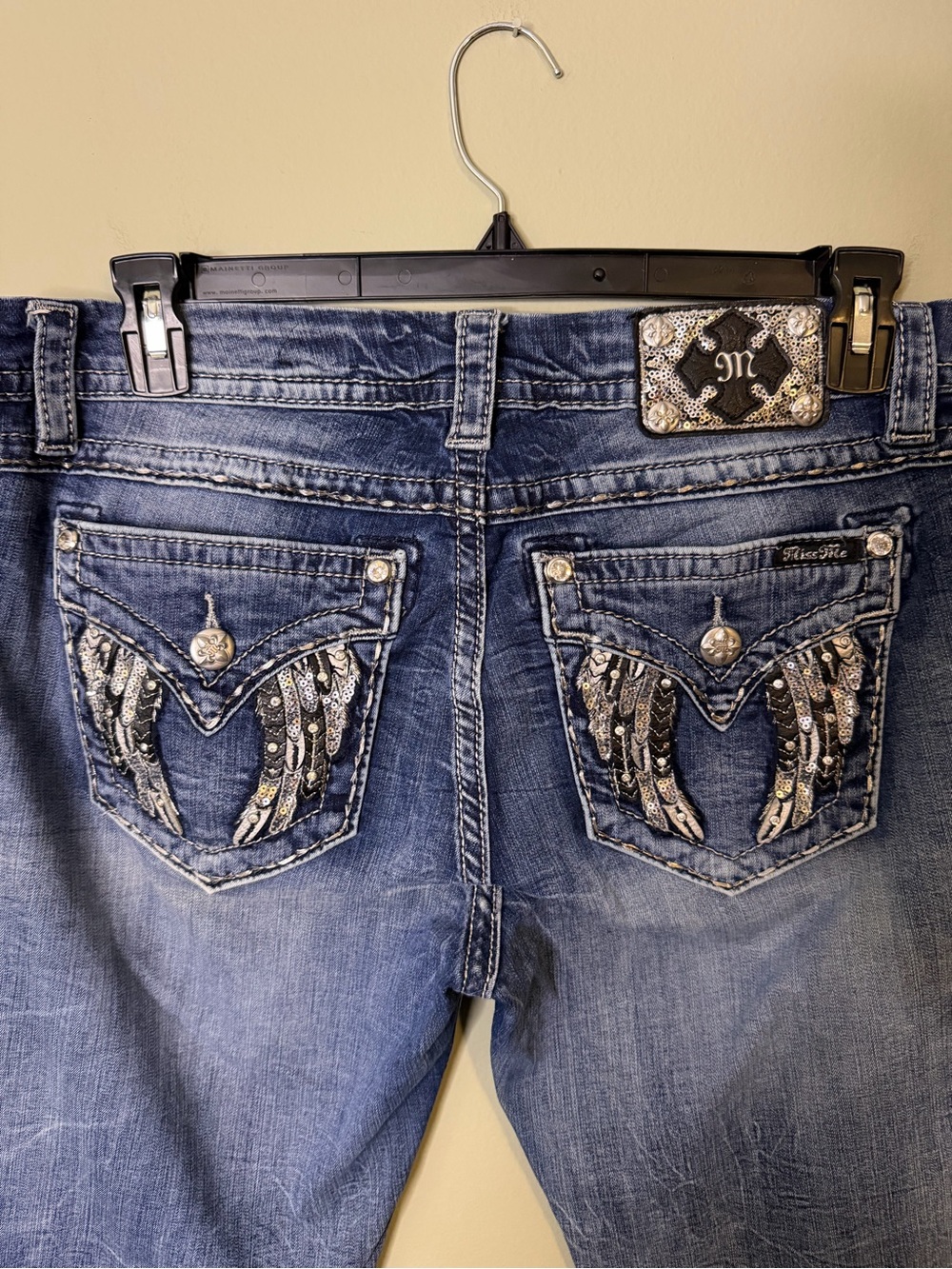 Gorgeous Miss Me Signature Easy Skinny Jeans Embellished Pockets 33” Inseam